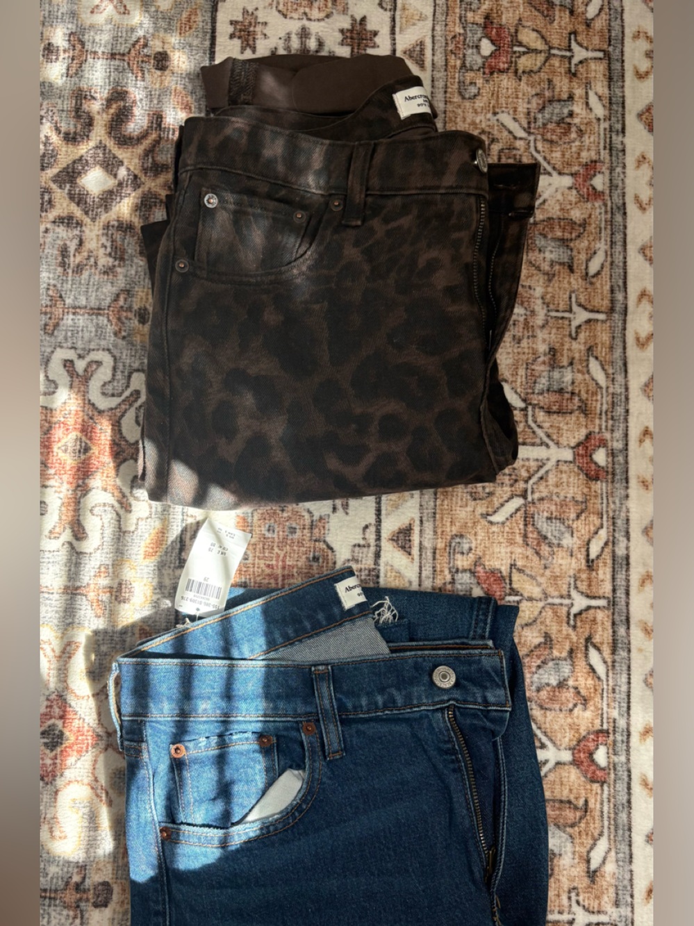 ABERCROMBIE & FITCH LOT OF JEANS Women’s Mid Rise 90’s Straight